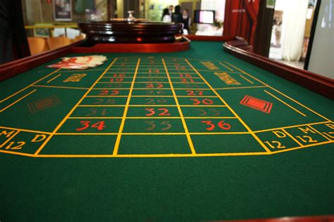 green casino table